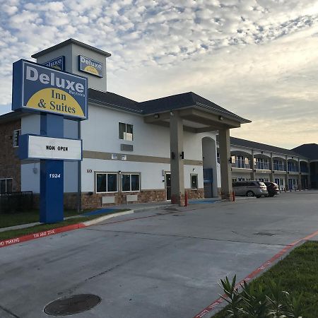 Deluxe Inn & Suites - เบย์ทาวน์ ภายนอก รูปภาพ