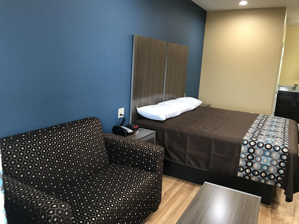 Deluxe Inn & Suites - เบย์ทาวน์ ภายนอก รูปภาพ